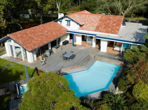 Villa d’architecte avec piscine, Wi-Fi, proche plage - FR-1-783-44